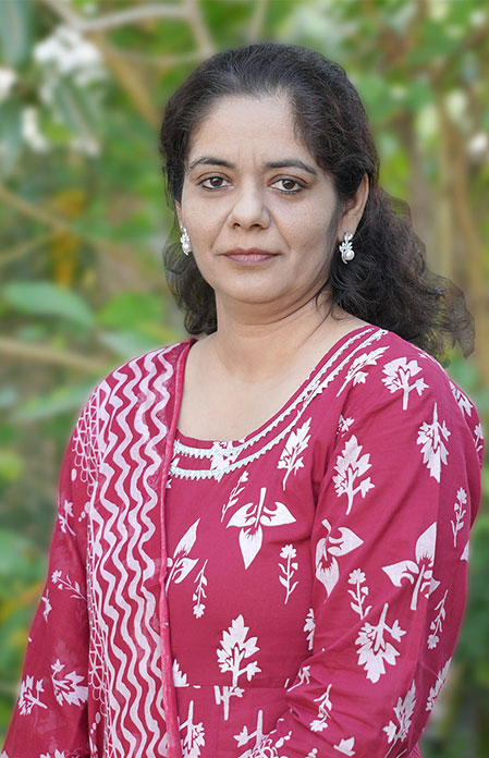 DR. POONAM ARORA