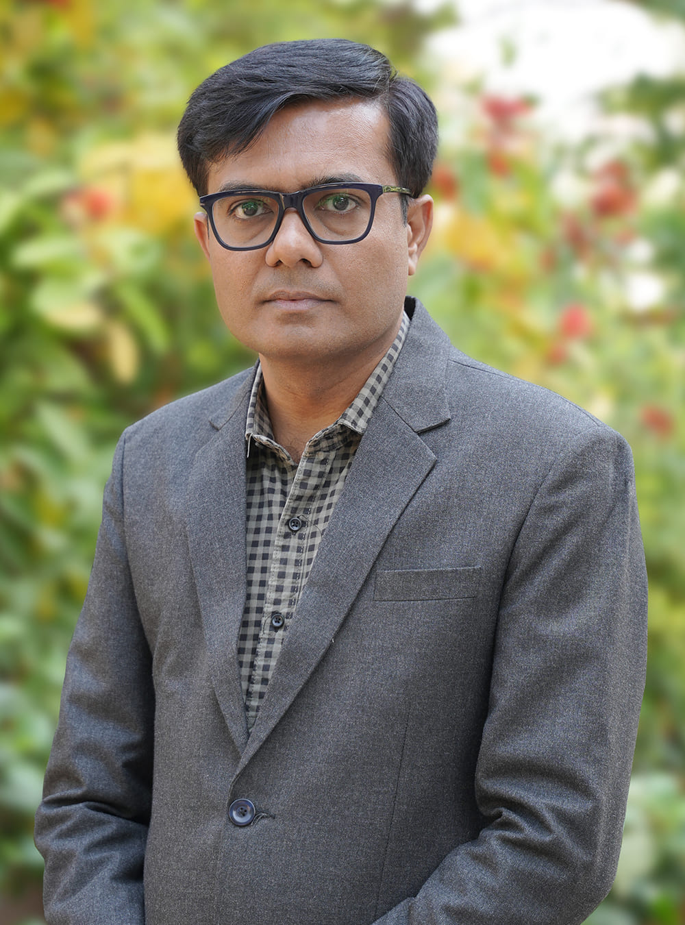 MR. MANOJ NAKUM Mr. Manoj Nakum